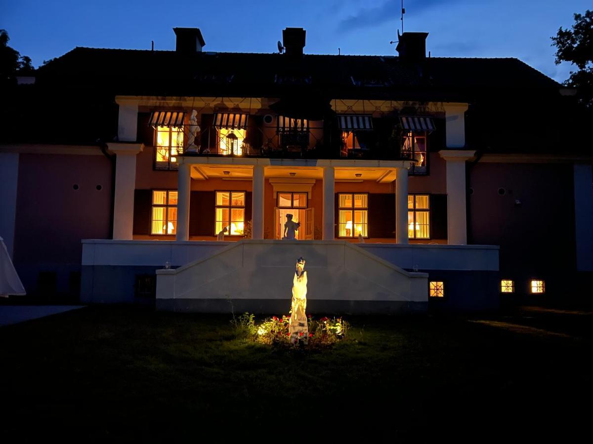 Herrgards Hotell Gyllene Haesten Västervik Dış mekan fotoğraf